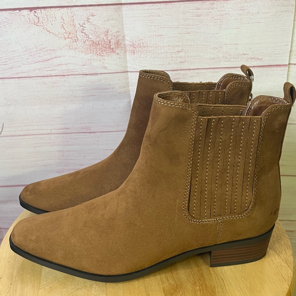 a.n.a. (A New Approach) NWT Brown Cognac Ankle Boots Size 8